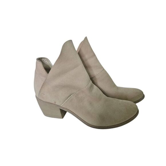 Dolce Vita cream colored leather booties.  Size 8. - Picture 1 of 5